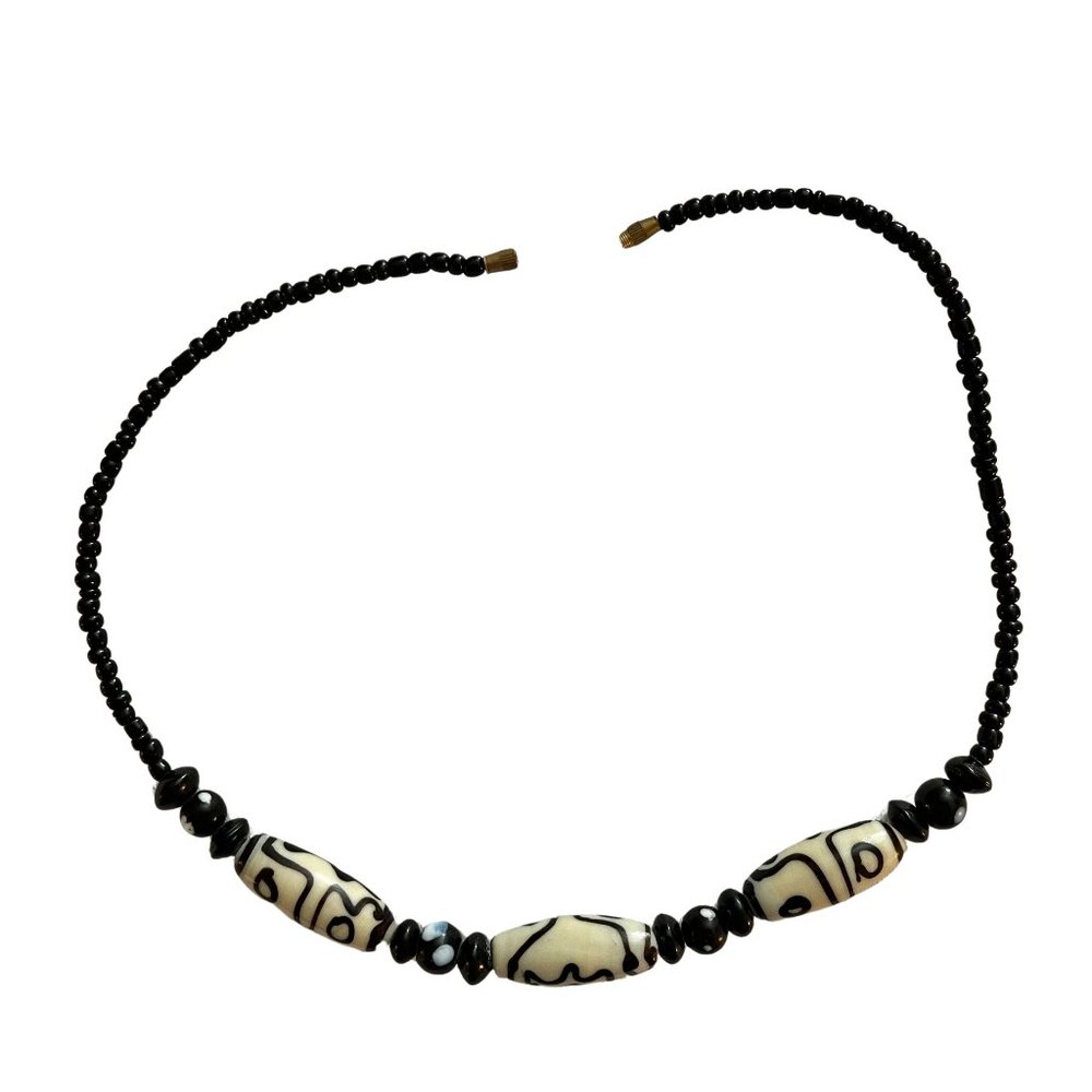 NWOT Black and White Glass Bead Choker Necklace from Mali